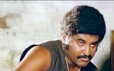 Moondru Mugam (1982)