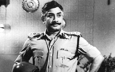 Thanga Pathakkam (1974)